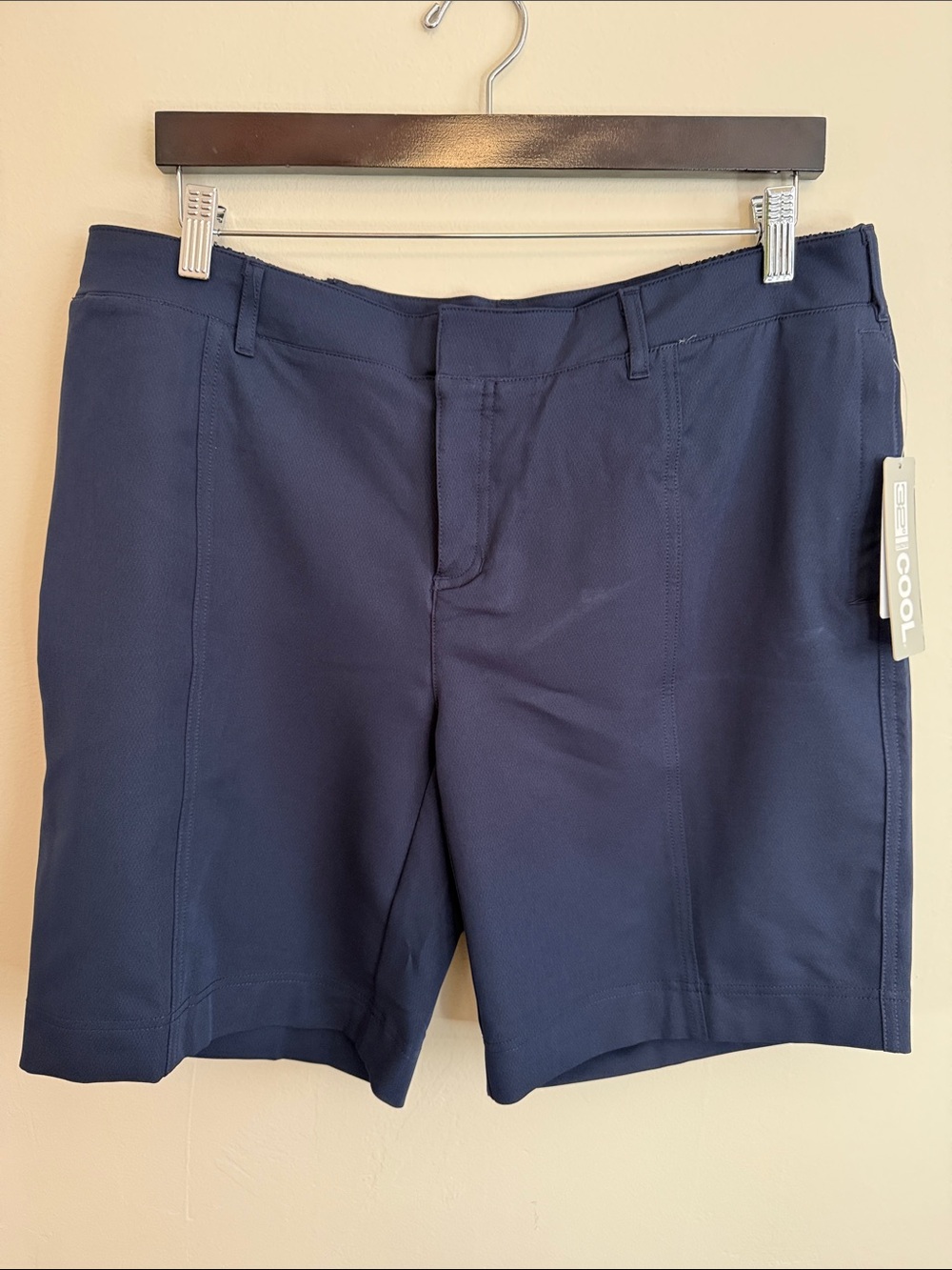 🐝NWOT🐝 32 Degrees Women's Navy Performance Flat Front Shorts